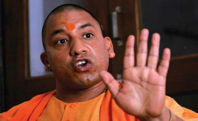 पढ़ाने को नहीं हैं अंग्रेजी टीचर, आखिर कैसे चलेगी योगी सरकार की अंग्रेजी मीडियम की क्लास?