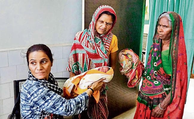 बिहार : बेटे के इंतजार में पैदा की आठवीं बेटी, अब परवरिश से कर रहें इन्कार