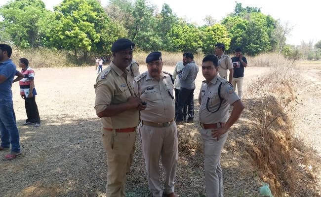 नगड़ी के चेटे में इंजीनियर व मुंशी की गोली मार हत्या