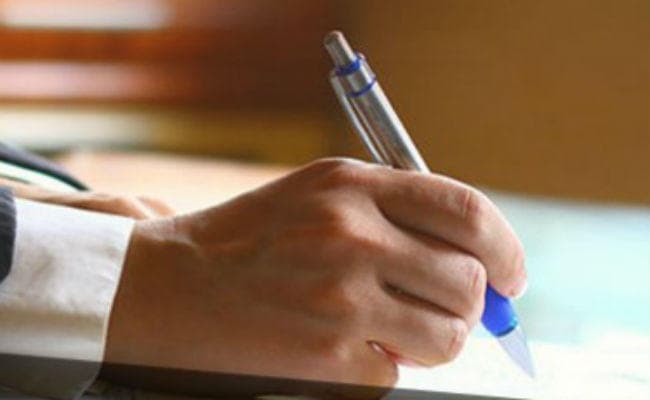 सीबीएसइ पेपर लीक: दोबारा परीक्षा की तैयारी में जुट गये स्टूडेंट्स