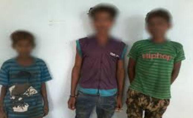 जमशेदपुर  : चोरी में नाबालिग समेत तीन धराये