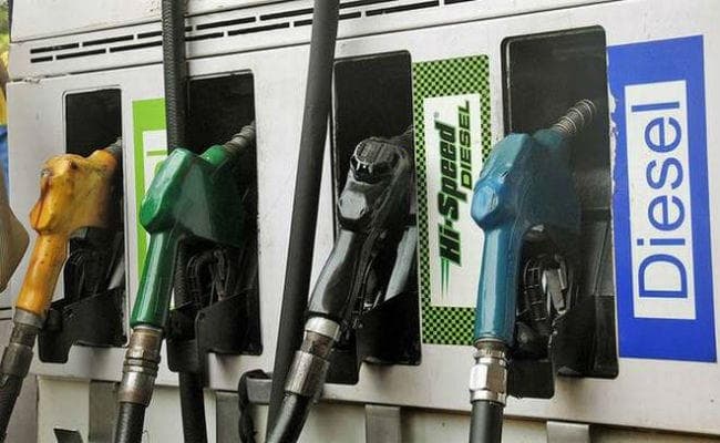 पेट्रोल के दाम चार साल के उच्चस्तर पर, डीजल के दाम अब तक सबसे ऊंचे