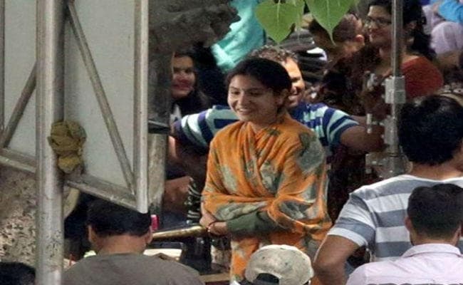 .... क्या टेलर और सिलाई - कढ़ाई करने वाली महिला के बीच की लव स्टोरी है ''सुई - धागा'' ?