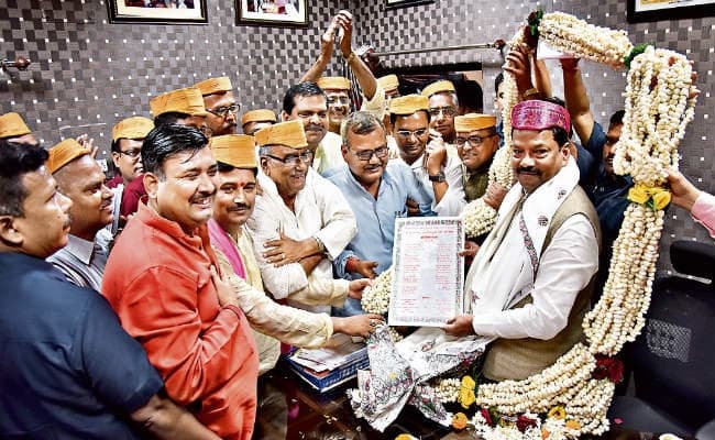 लीज बंदोबस्ती की घोषणा के बाद हुआ जोरदार स्वागत, मुख्यमंत्री रघुवर दास ने कहा, अब सारे लोग हो जायेंगे झारखंडी