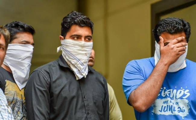 सीबीएसइ पेपर लीक : गिरफ्तार तीनों आरोपियों ने कहा, सीबीएसइ अधिकारी से कोई संबंध नहीं