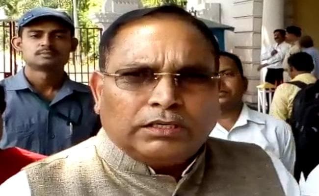 SC/ST एक्ट में संशोधन के खिलाफ अध्यादेश की मांग को लेकर राज्यपाल से मिला सर्वदलीय प्रतिनिधिमंडल