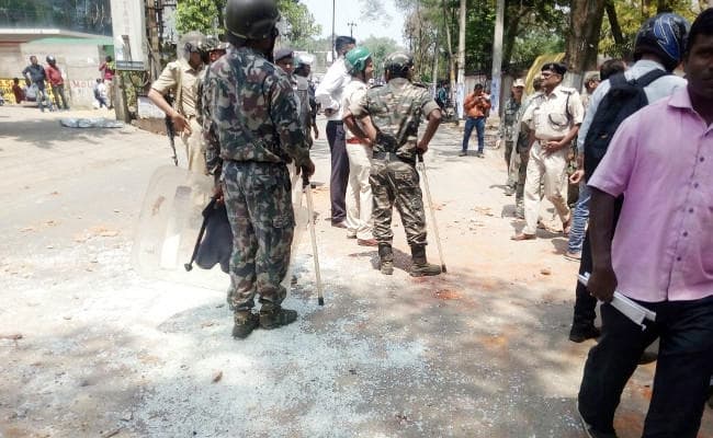 VIDEO : SC/ST Act पर झारखंड में संग्राम, रांची रणक्षेत्र में तब्दील, जमशेदपुर में ट्रक फूंकी, कई जिलों में ट्रेनें रोकी