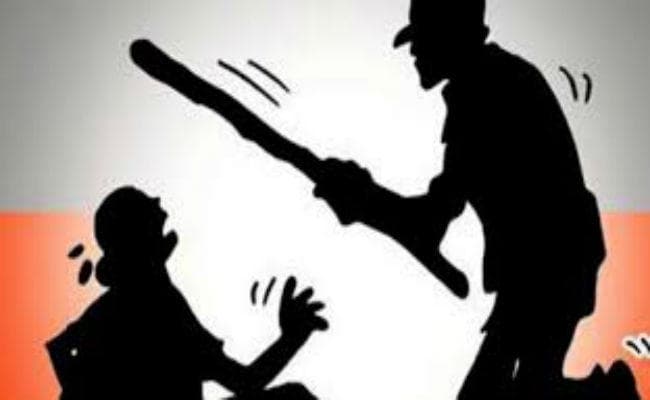 35 लाख रूपये बंटवारे को लेकर बड़े भाई ने कर दी मां की हत्या, दो भाइयों को अधमरा किया