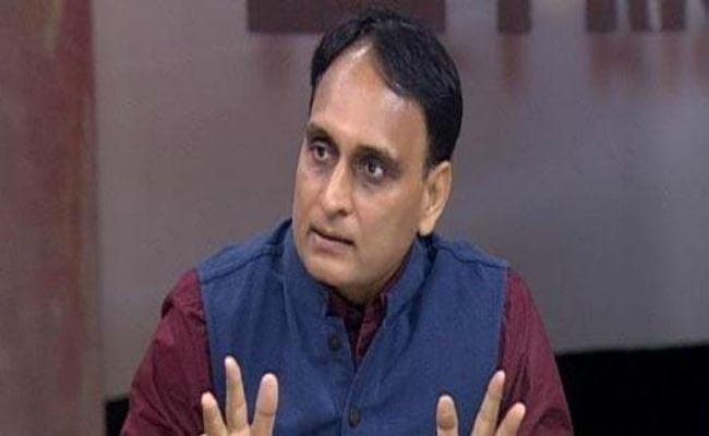 संघ विचारक राकेश सिन्हा को जब दलित एक्टिविस्ट समझ उठा ले गयी पुलिस