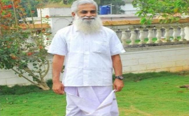 केरल के कॉलेज प्रोफेसर की विवादित टिप्पणी, जीन्स-शर्ट पहननेवाली महिलाएं देतीं हैं किन्नरों को जन्म