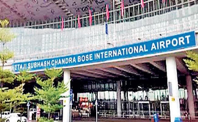 कोलकाता : एयरपोर्ट से 650 ग्राम सोना जब्त, तीन गिरफ्तार