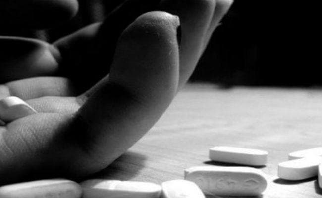 कोलकाता : मां व दो बेटों ने जहर खाकर जान देने की कोशिश की