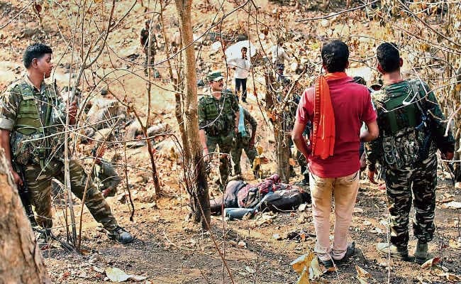 झारखंड : मुठभेड़ में 5-5 लाख के 2 इनामी नक्सली सहित 5 ढेर, इस साल कुल 17 मुठभेड़, 16 बड़े नक्सली मारे गये