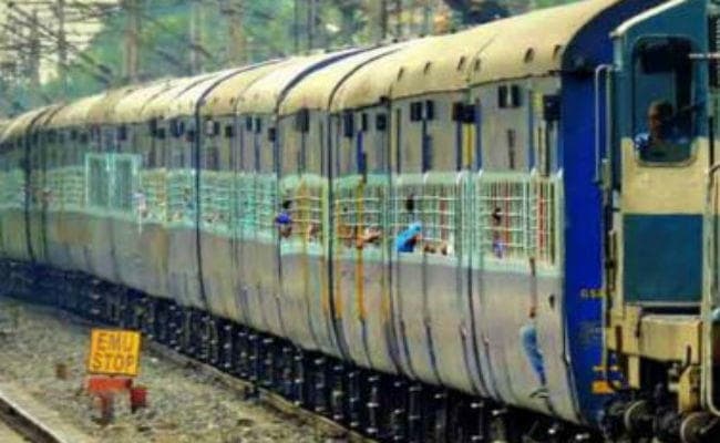 बिहार : दानापुर-राजगीर पैसेंजर ट्रेन में यात्रियों से लूटपाट