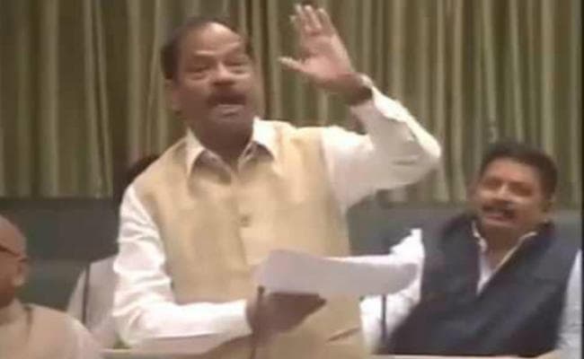 विज्ञापन में सीएम रघुवर दास का लगाया क्लिप - ''मिर्ची लग रहा है''