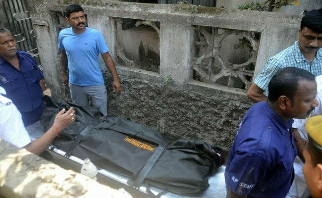 कोेलकाता :  मां का पेंशन पाने के लिए फ्रिज में तीन साल से बंद रखा था मां का शव