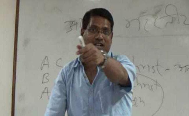 रांची : पत्थलगड़ी के मास्टरमाइंड विजय कुजूर ने किया खुलासा, भाजपा-कांग्रेस को हराना चाहती है आदिवासी महासभा