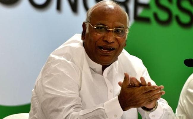 संसद में गतिरोध : कांग्रेस का भाजपा पर पलटवार, नौ अप्रैल को पार्टी करेगी प्रदर्शन