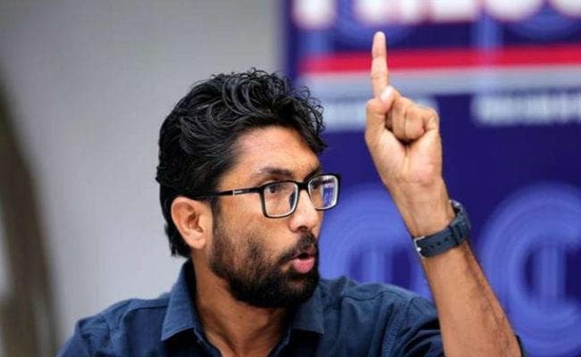 पीएम मोदी पर टिप्पणी को लेकर जिग्नेश मेवानी के खिलाफ मामला दर्ज