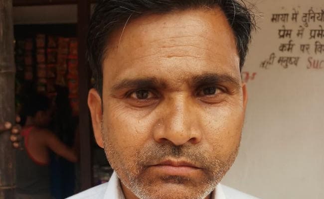 हुजूर मैं जिंदा हूं, शपथ पत्र के साथ थाना पहुंचे ‘मृत’ व्यक्ति ने कहा