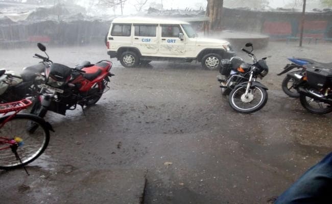 Jharkhand : किसानों पर मौसम की मार, अब इन जिलों में होगी ओलावृष्टि, 12 तक बारिश से राहत नहीं