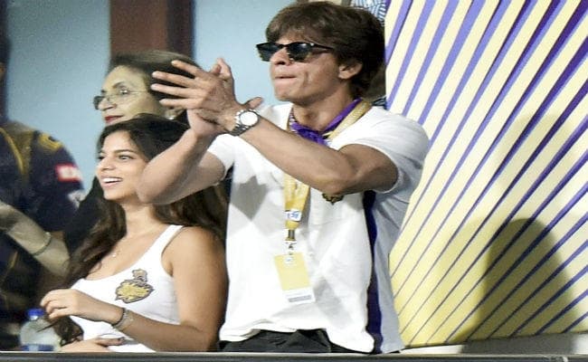 IN PICS : शाहरुख खान ने इस तरह बेटी सुहाना के साथ मनाया KKR की जीत का जश्‍न
