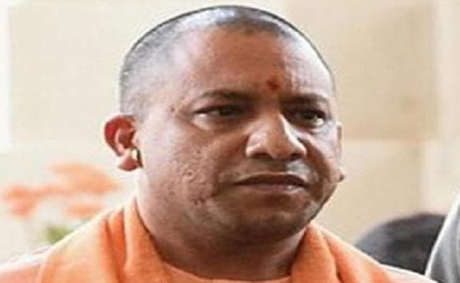 UP पुलिस का मिशन ' डैमेज कंट्रोल ' शुरू, सीएम योगी ने पुलिस मुख्यालय से 5 सीनियर IPS को प्रयागराज भेजा