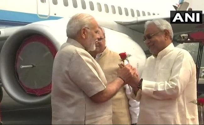 PM मोदी ने नीतीश की प्रशंसा की, कहा - भ्रष्ट और असामाजिक ताकतों से लड़ना आसान नहीं