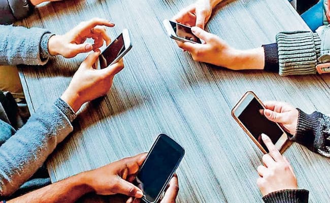 स्मार्टफोन से गोपनीय जानकारियों के लीक होने का बढ़ता जोखिम!