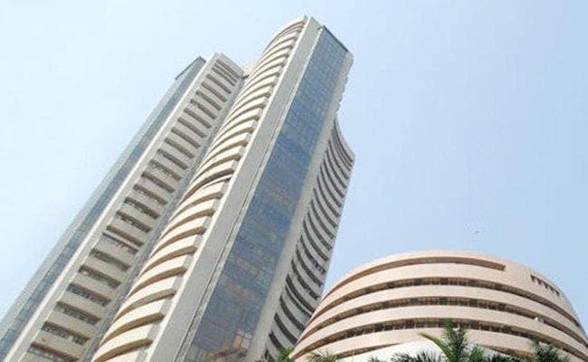 शुरुआती तेजी के बाद 130 अंक गिरा सेंसेक्स