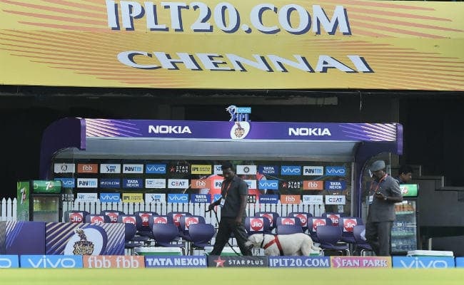 IPL 2018 : चेन्‍नई और कोलकाता के मैच में जूता फेंकने के मामले में 11 तमिल समर्थक गिरफ्तार