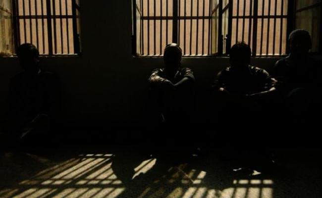 गुवा : मुद्रा लोन दिलाने के नाम लाखों की ठगी के आरोप में छह आरोपियों को जेल