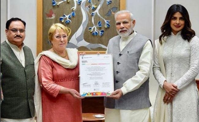 एक बार फिर पीएम नरेंद्र मोदी से मिलीं प्रियंका चोपड़ा