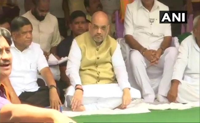 देश भर में भाजपा का उपवास, धारवाड़ में शाह, पटना में प्रसाद, रांची में नकवी