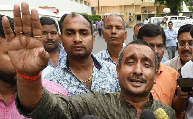 उन्नाव रेप कांड : हाईकोर्ट ने अपनाया कड़ा रुख, कहा - UP में चरमरा गयी है कानून-व्‍यवस्‍था, कल आयेगा आदेश