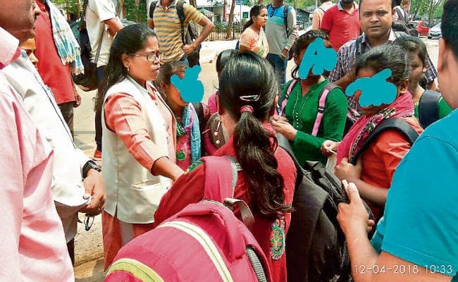 झारखंड की छह बेटियों को दिल्ली से लाया गया