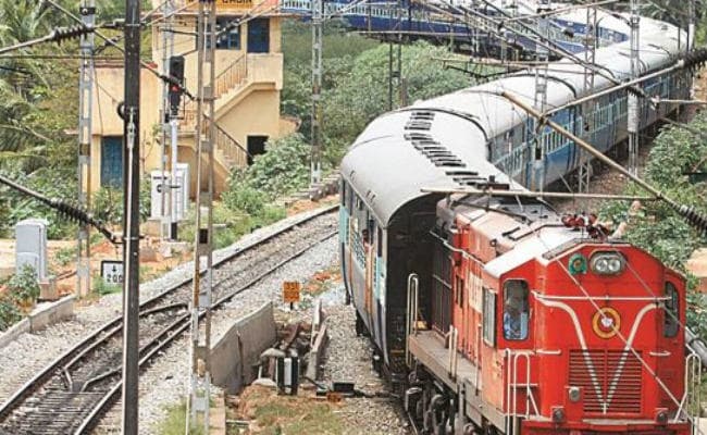 बंगाल : ये 10 एक्स ट्रेनें रद्द, 16-22 तक सेवा रहेगी बाधित, जानें