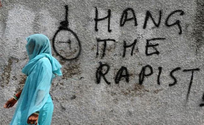 Girls Under Threat : निर्भया की मां बोली- बलात्कारियों को फांसी पर लटकाना चाहिए