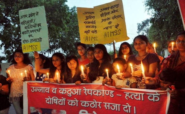 कठुआ गैंगरेप-हत्या मामले में सुनवाई सोमवार से शुरू, उत्पीड़न की बढ़ती घटनाओं के विरोध में दिल्ली में प्रदर्शन
