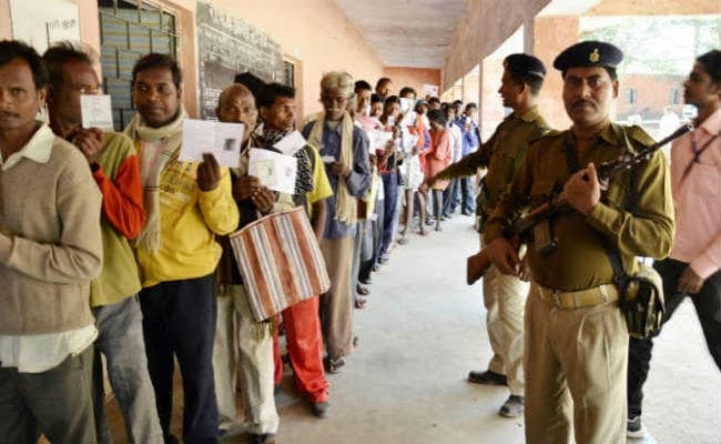 वोट देने निकलिए बाद में कोसने से कुछ नहीं होगा