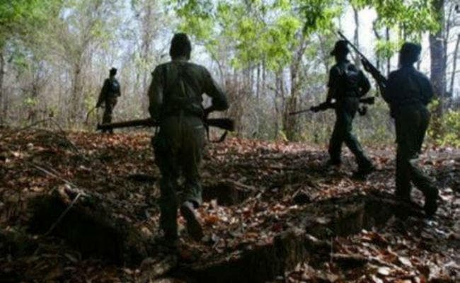 झारखंड : सारंडा के सांगाजाटा में मुठभेड़, 2 जवान व 12 नक्सली घायल, किशन दा, बेसरा समेत बड़े नक्सली नेता घिरे