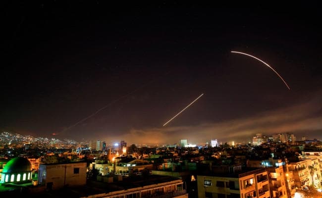 रासायनिक हमलों की जांच के लिए संयुक्त राष्ट्र के निरीक्षकों की टीम सीरिया में