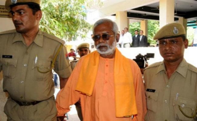 सोशल : मक्का मसजिद का प्लान फेल, अब हिंदुओं को रेपिस्ट दिखाने का प्लान जारी