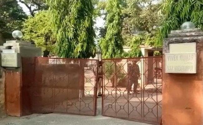 SSP मुजफ्फरपुर के आवास पर विशेष निगरानी टीम की छापेमारी जारी, सुबह से चल रही है रेड