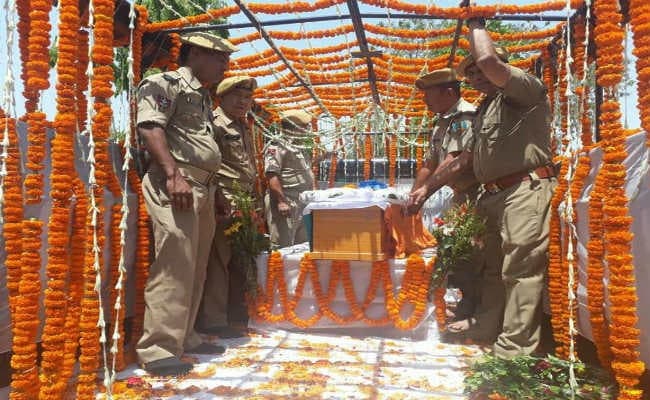 IPS प्रवीण कुमार पंचतत्व में विलीन, हरमू के मुक्तिधाम में हुआ अंतिम संस्कार