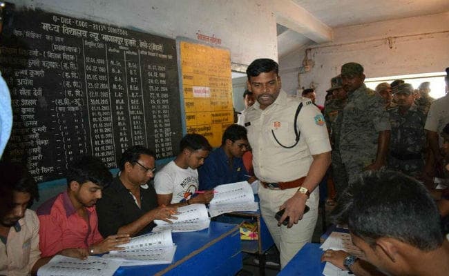 झारखंड नगर निकाय चुनाव : वोटिंग खत्म, अब मतगणना का इंतजार झारखंड नगर निकाय चुनाव : वोटिंग खत्म, अब मतगणना का इंतजार