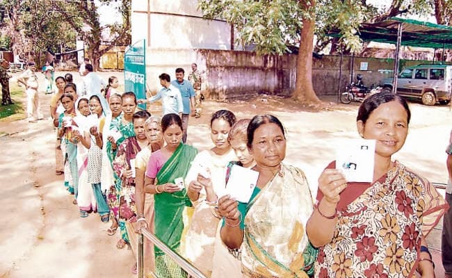 खूंटी में 62, बुंडू में 74 प्रतिशत मतदान, वोटरों ने दिखाया उत्साह