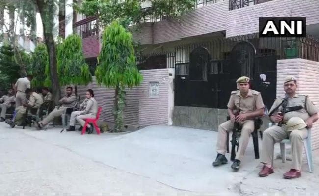 भ्रष्टाचार पर नकेल : मंगवायी गयी तीन हथकड़ियां, मुजफ्फरपुर SSP की गिरफ्तारी के लिए CM के आदेश का हो रहा इंतजार !
