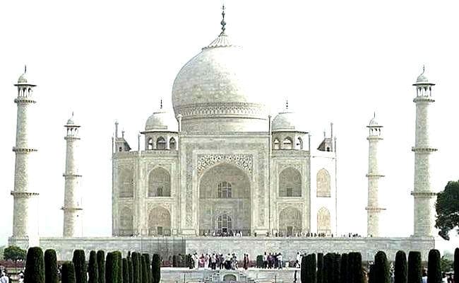 वक्फ बोर्ड ने सुप्रीम कोर्ट में कहा, ताजमहल खुदा की संपत्ति, अगली सुनवाई 27 जुलाई को
