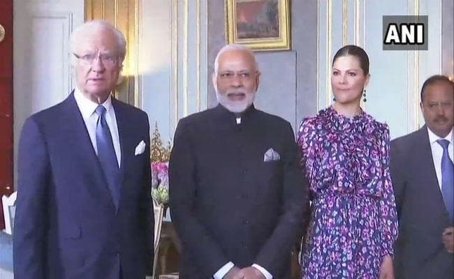 पीएम मोदी पहुंचे स्टॉकहोम, स्वीडन के राजा कार्ल गुस्ताफ से की मुलाकात